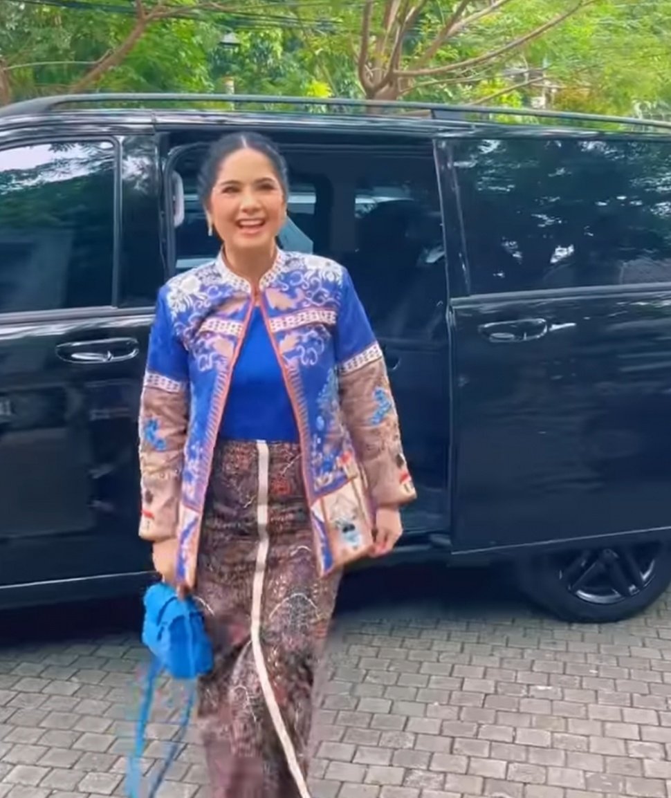 Potret Annisa Pohan dengan Tas dan Sepatu Puluhan Juta (Instagram)