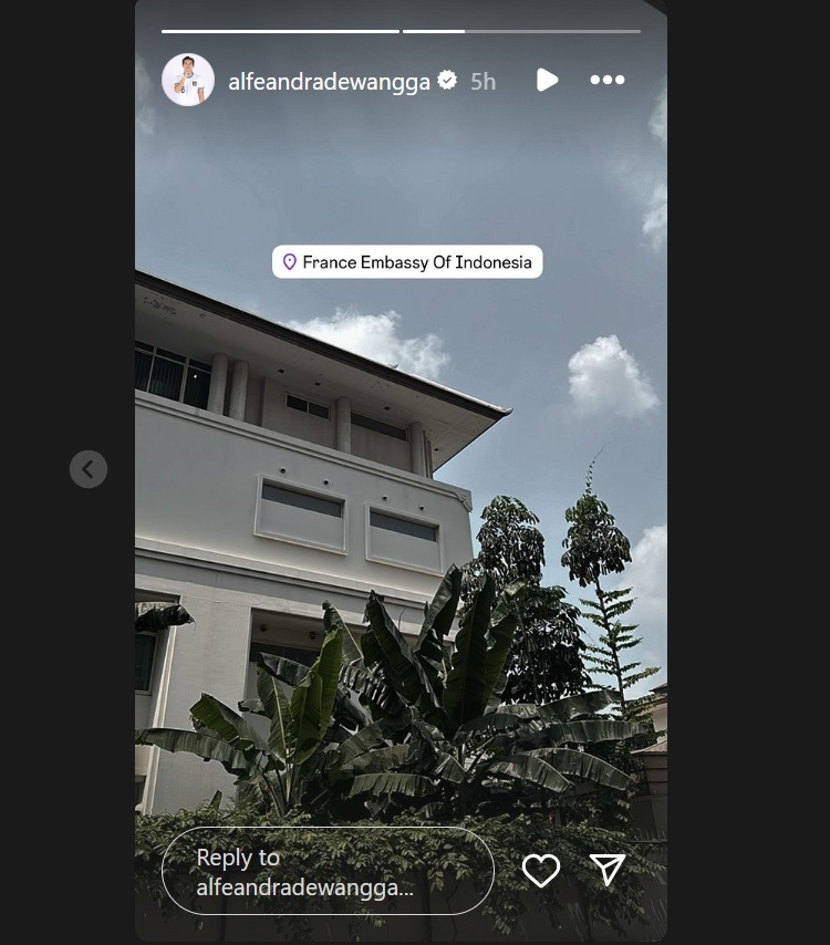 Alfeandra Dewangga bikin postingan di Kedubes Prancis. Bakal susul timnas Indonesia U-23 untuk playoff Olimpiade? (Instagram/@alfeandradewangga)