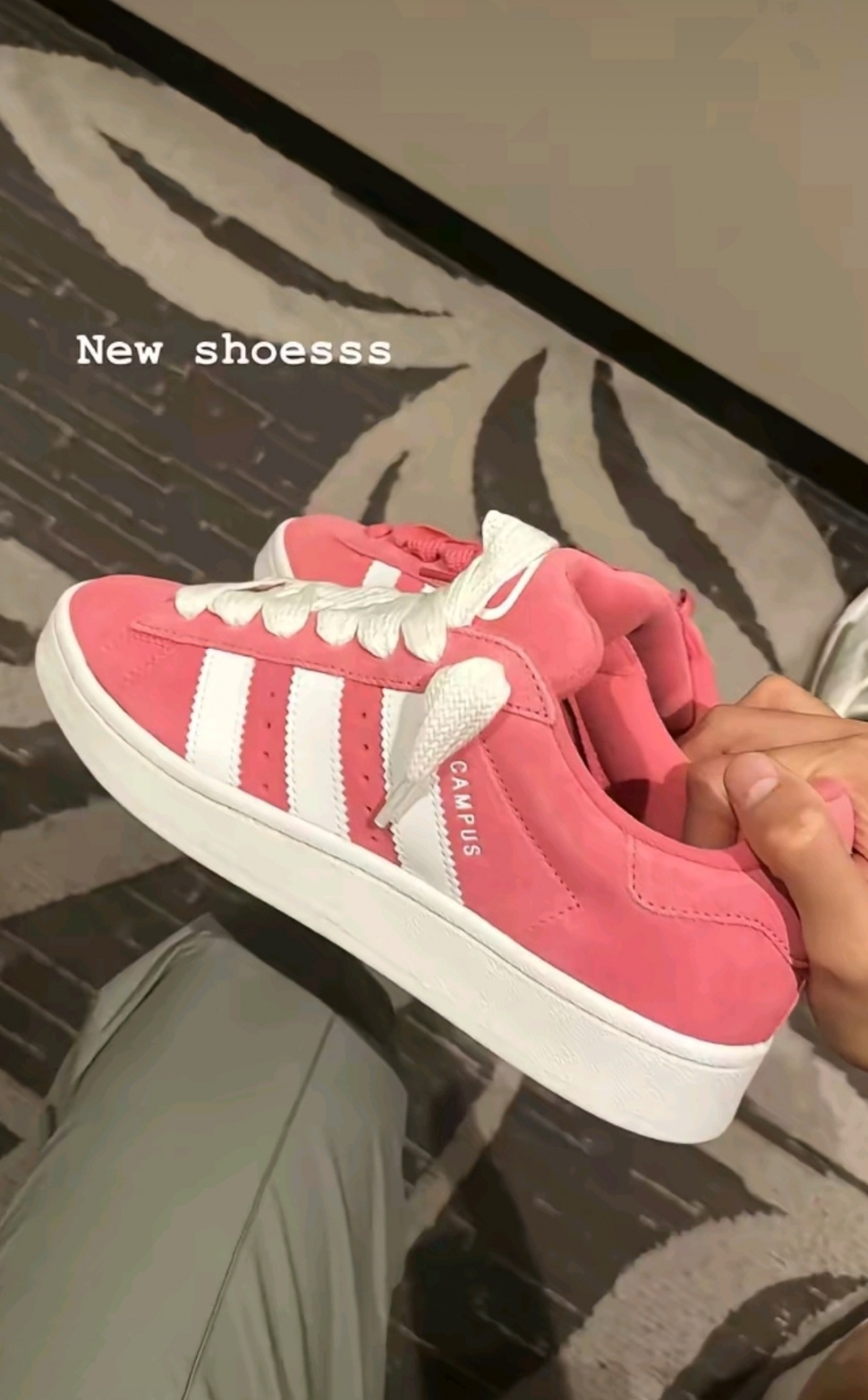 Potret Sepatu Pink Justin Hubner Hingga Dijuluki Pinky Boy (Instagram)