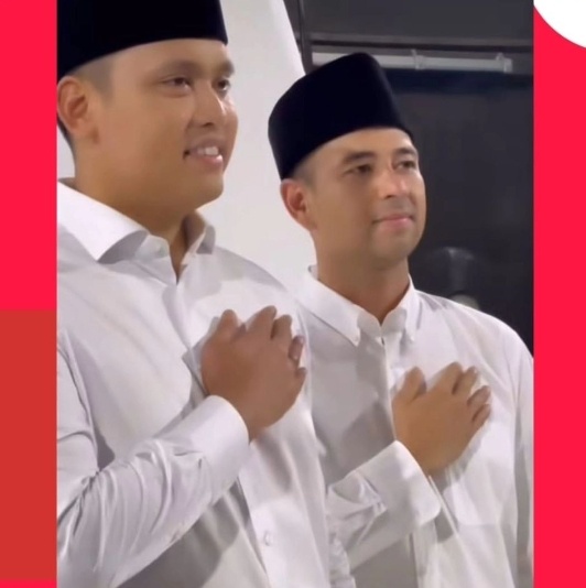 Sesi foto Bupati Kendal Dico Ganinduto dan Raffi Ahmad. [lambeturah/Instagram]