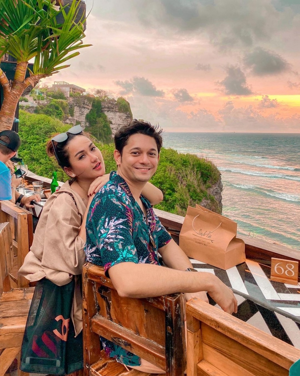 Andrew Andika dan Tengku Dewi Putri. [Instagram]