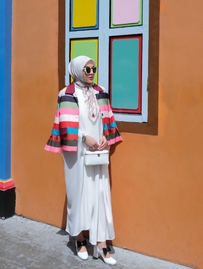 Potret Syahrini Pakai Baju Longgar di Tengah Isu Kehamilan. (Instagram/@princessyahrini)