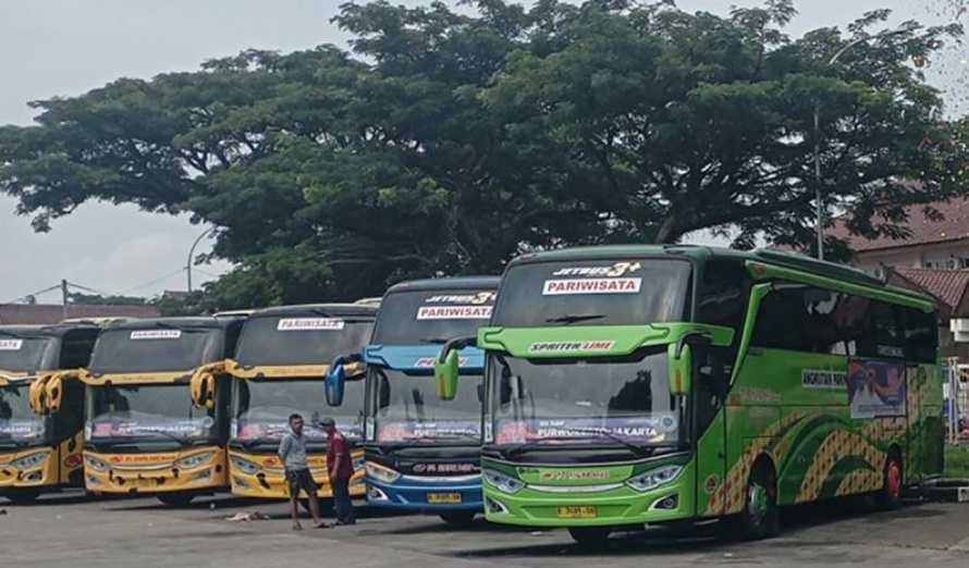 Ilustrasi - Sejumlah bus pariwisata di Purwokerto, Kabupaten Banyumas. (ANTARA/Sumarwoto)