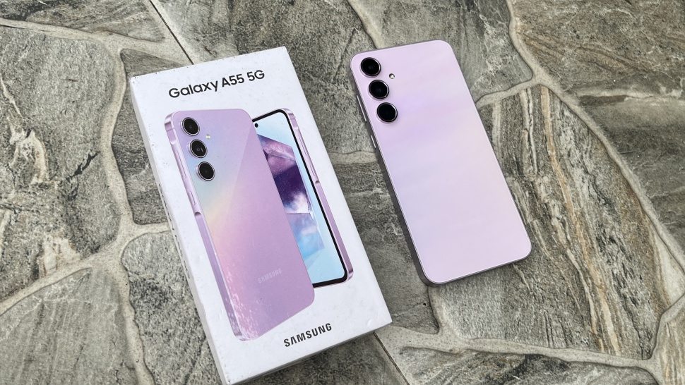 Review Samsung Galaxy A55 5G. [Suara.com/Dicky Prastya]