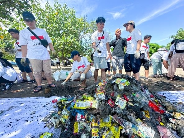 Siswa Temukan Ratusan Kilogram Limbah Plastik. (Dok. Labschool Cibubur)