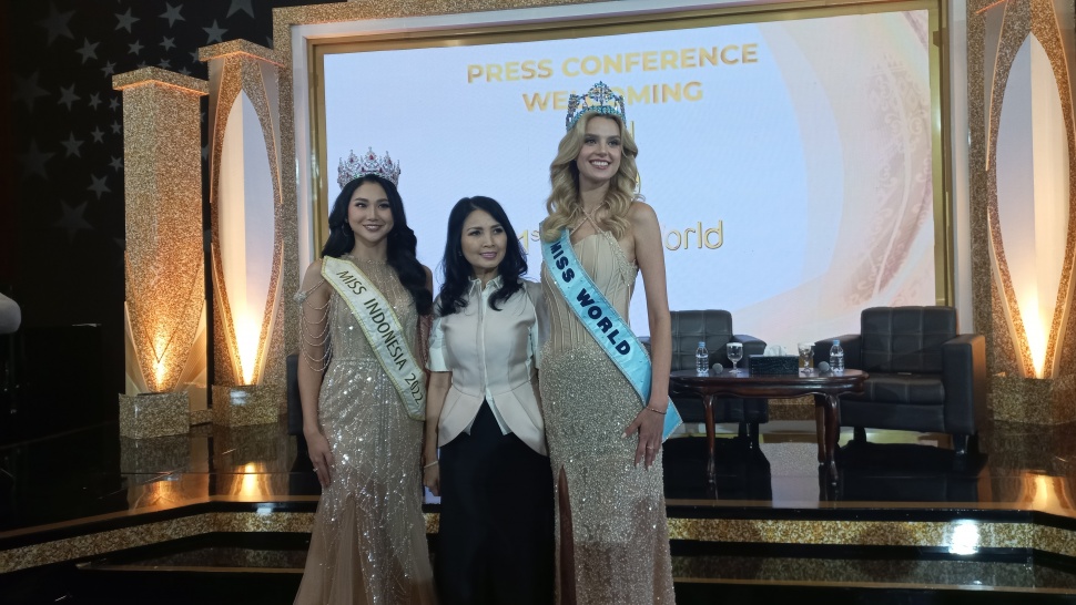 Miss World 2023 Krystyna Pyszková dan Liliana Tanoesoedibjo. (Suara.com/Dini Afrianti Efendi)