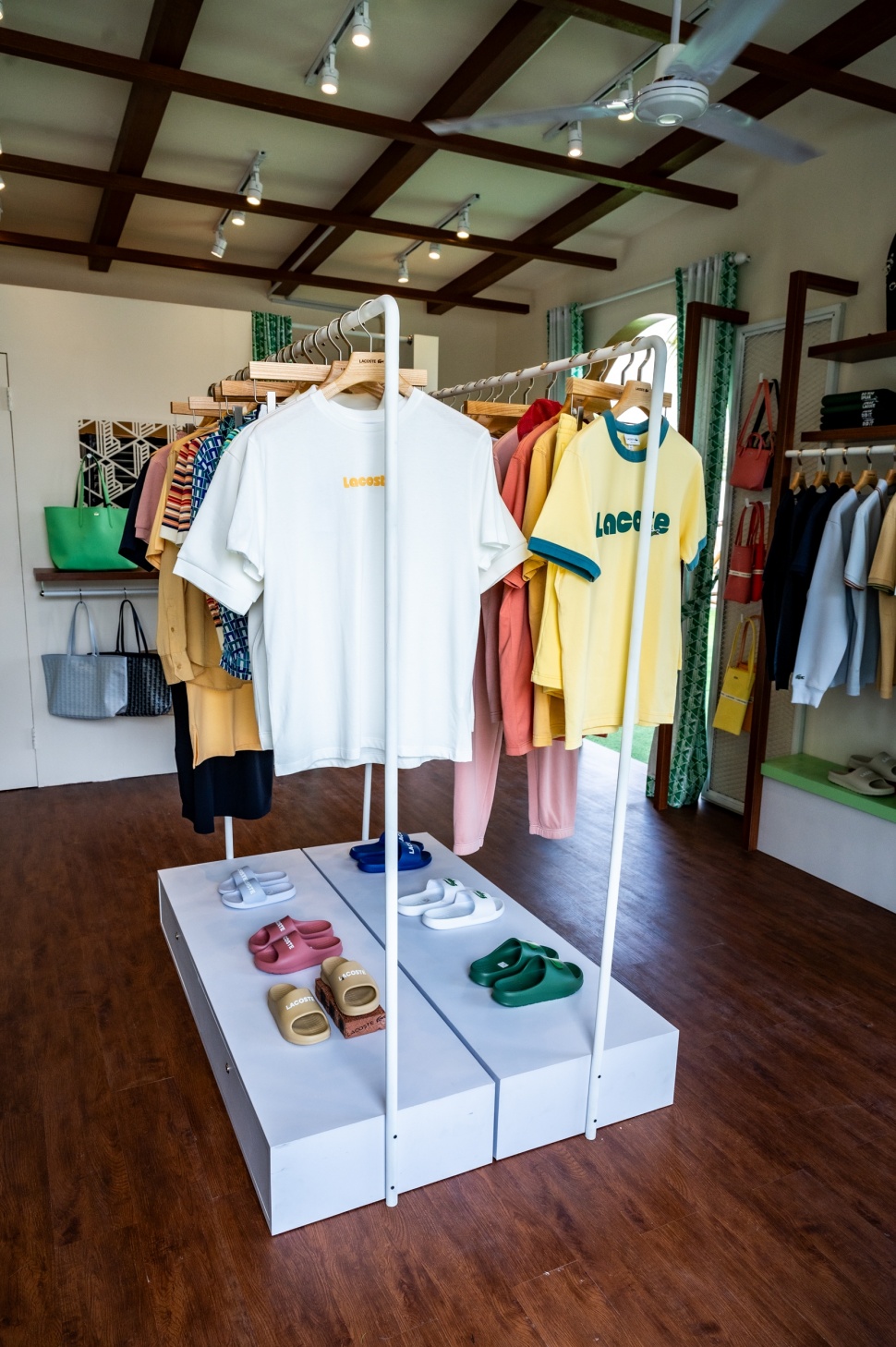 Lacoste Summer Pop Up - Land's End PIK 2 (Dok. Lacoste)