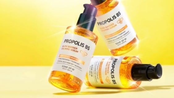 Some By Mi Propolis B5 Glow Barrier Calming Serum (shopee.co.id/Some By Mi Official Shop)