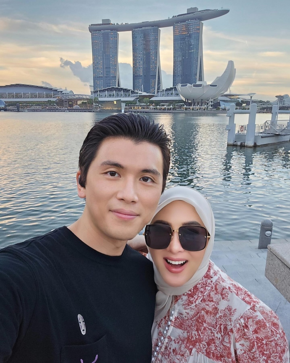 Potret Reino Barack dan Syahrini. [Instagram/@princessyahrini]