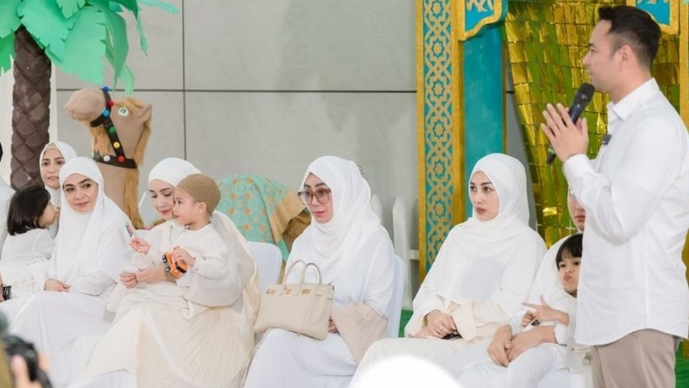 Keluarga Raffi Ahmad dan Nagita Slavina di Acara Tasyakuran Jelang Haji (Instagram)