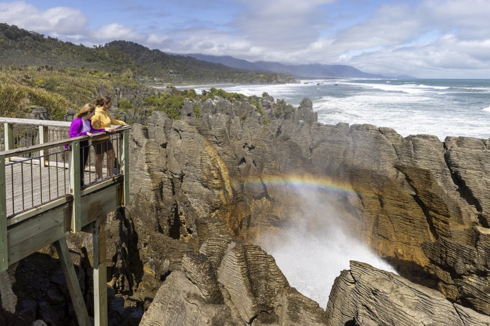 Bebatuan Panekuk Punakaiki, West Coast. (Tourism New Zealand)