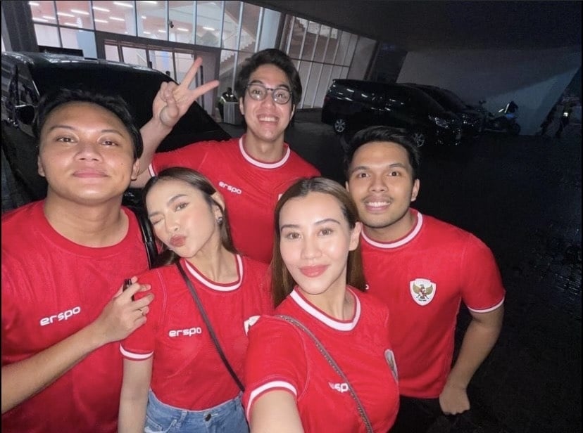 Thariq Halilintar - Aaliyah Massaid CS Nonton Timnas Indonesia. (Instagram)