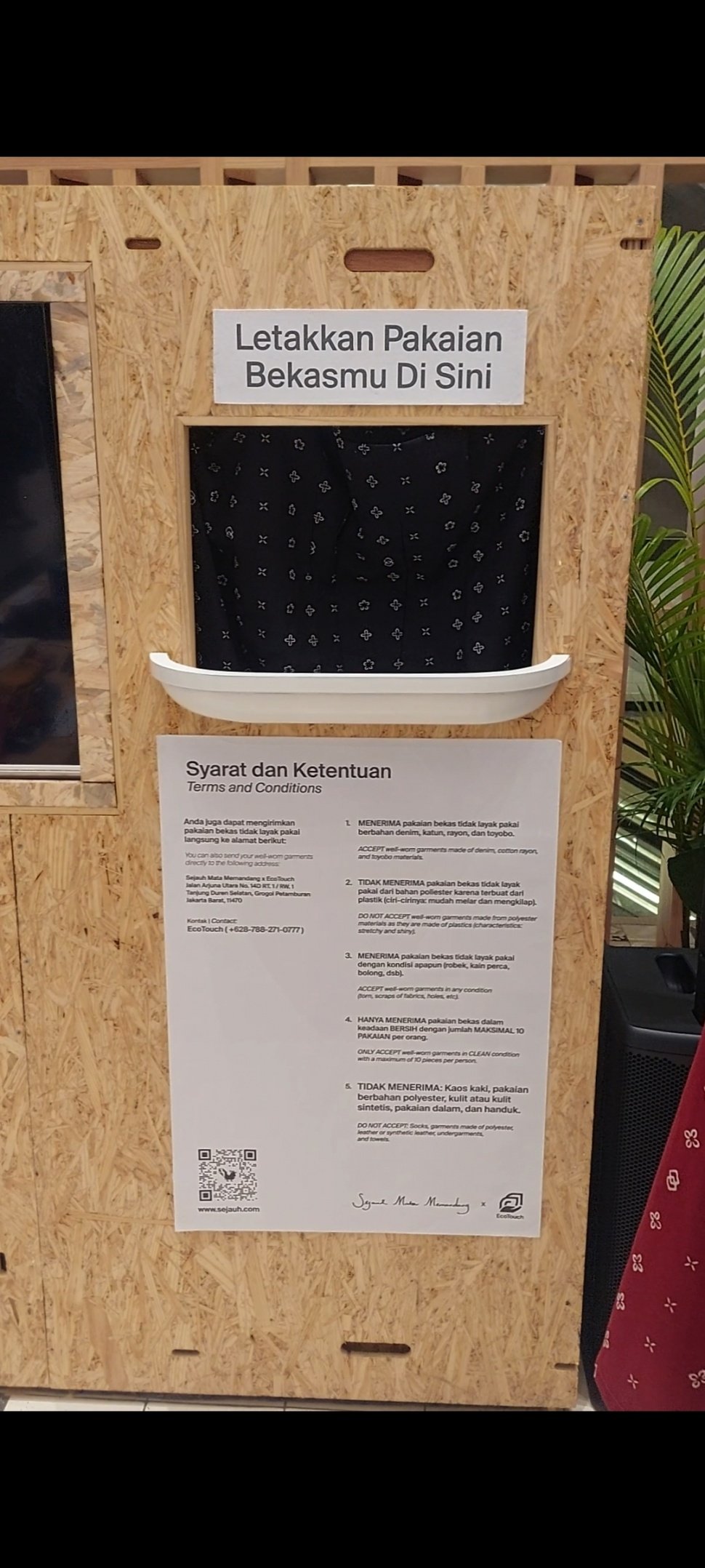 Pameran Sejauh Mata Memandang Bisa Titip Buang Pakaian Tak Layak Pakai. (Lilis/Suara.com)