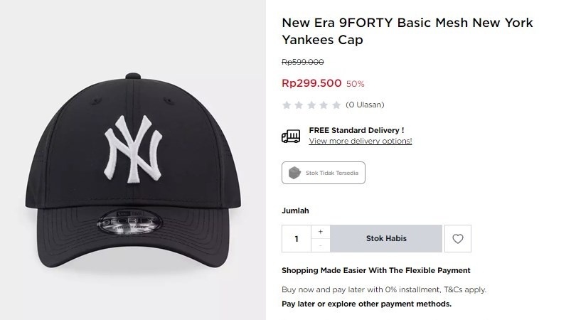 Topi Geni Faruk saat momong cucu. (jdsports.id)