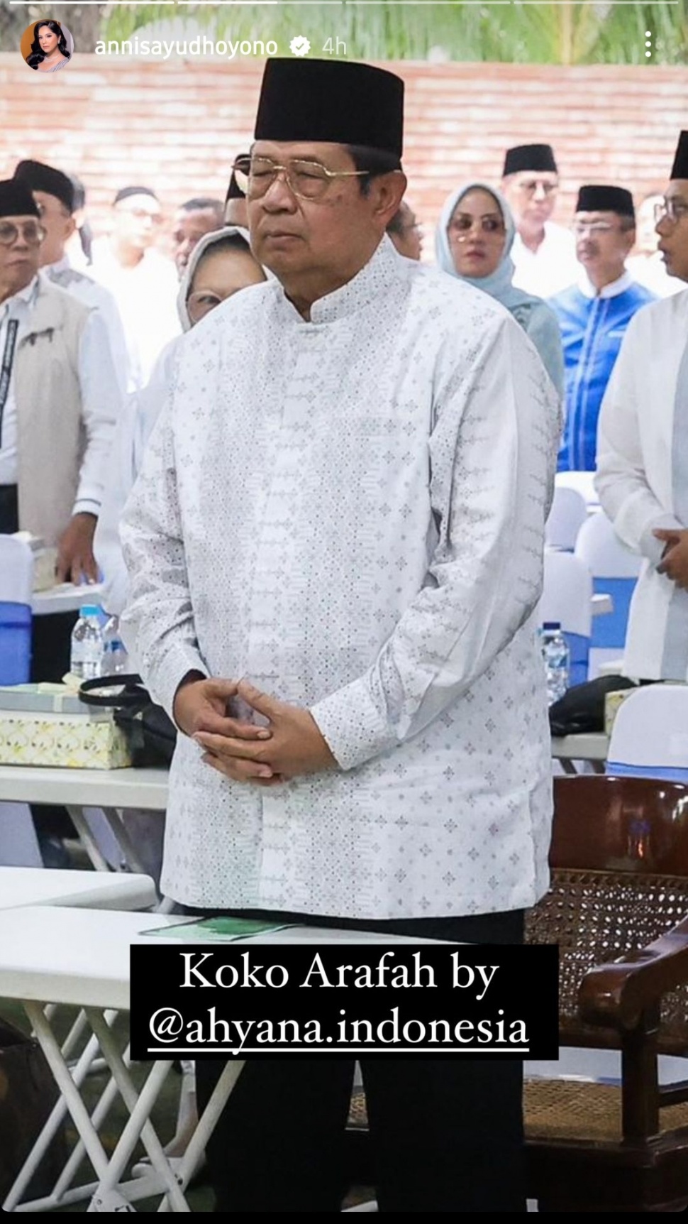 SBY pakai baju koko dari brand milik Annisa Pohan. (Instagram)