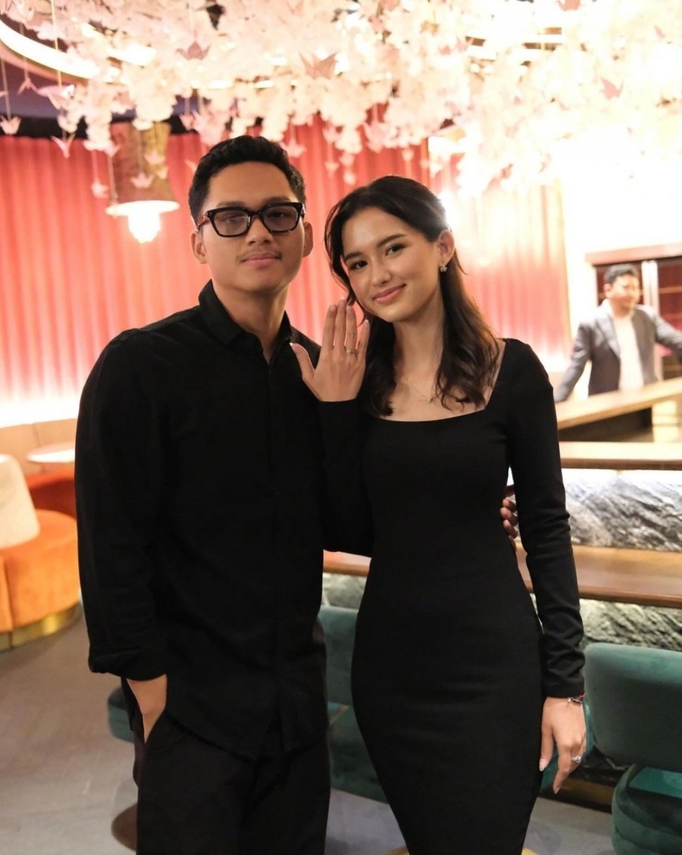 Momen Azriel Hermansyah Melamar Sarah Menzel Tepat di Hari Ulang Tahun (Instagram)