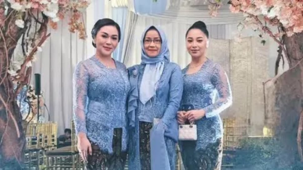 Nikita Willy Kenakan Kebaya Saat Hamil (Instagram)