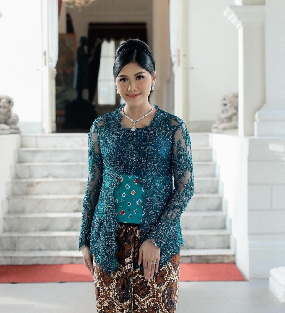 Inspirasi Kebaya Saat Hamil Ala Erina Gudono (Instagram)