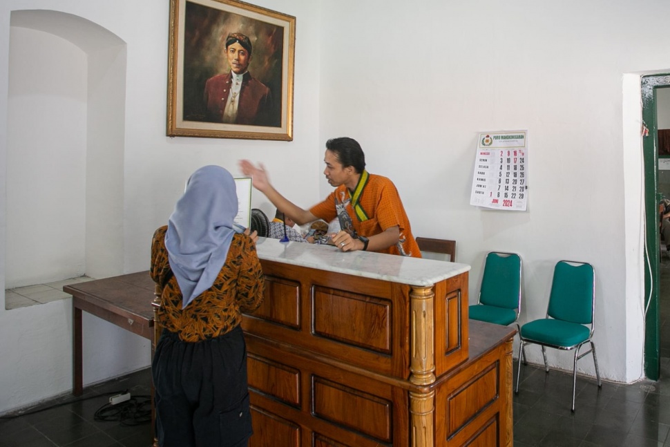 Salah satu bagian dalam Pura Mangkunegaran yang berdiri di lahan seluas 9,3 hektar dan terdiri dari beberapa area, di antaranya Pamedan (halaman utama), Pendapa Ageng, dan area tempat tinggal keluarga Mangkunegaran. (Foto: Istimewa)