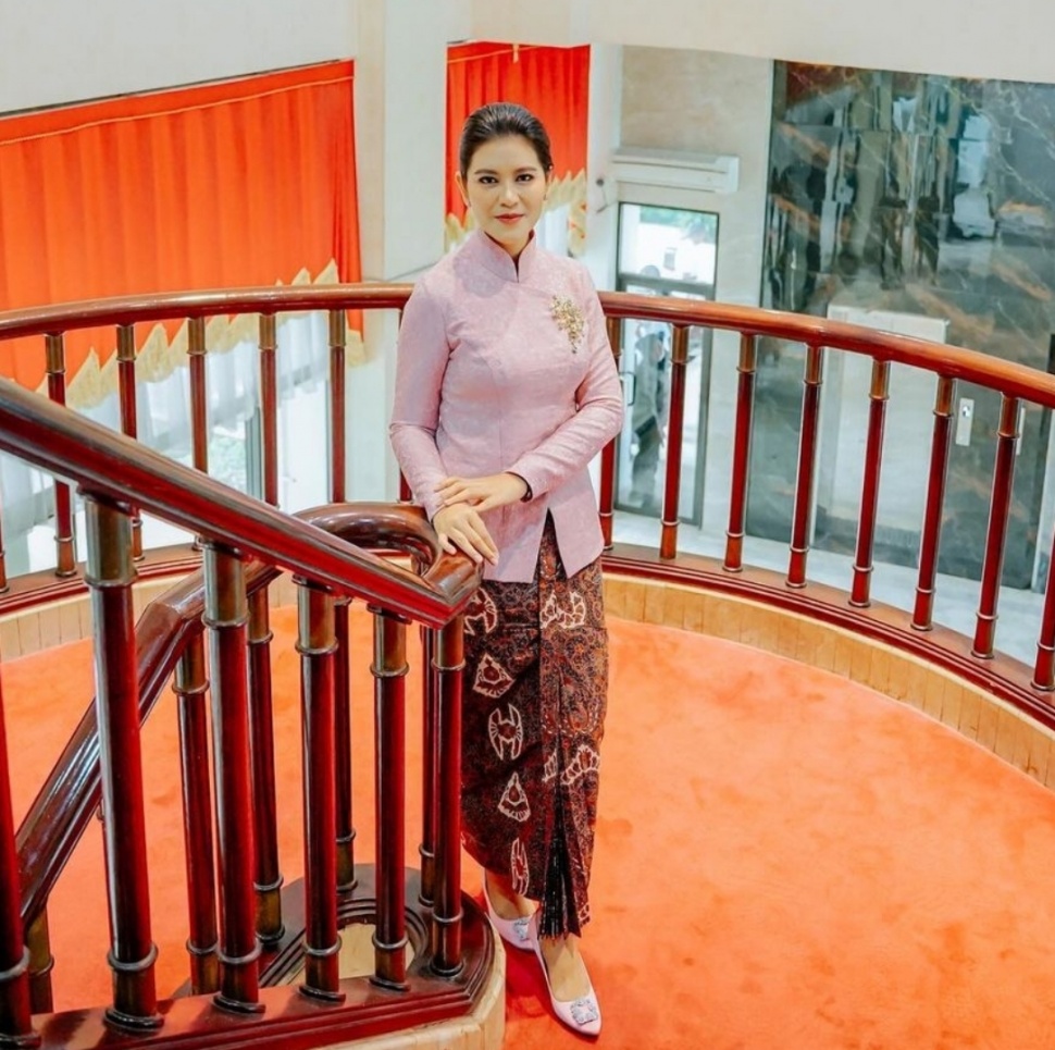 Inspirasi Kebaya Janggan Ala Kahiyang Ayu (Instagram)