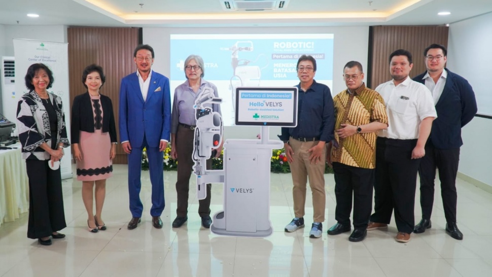 Rumah Sakit Medistra Jakarta menghadirkan VELYS Robotic-Assisted Solution for Knee Replacement dalam prosedur operasi implan lutut, Selasa (9/7/2024).