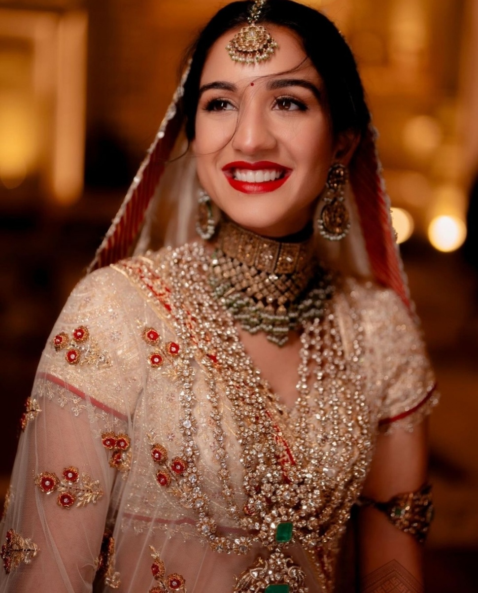 Resmi Dinikahi Anant Ambani, Ini Gaun Pengantin Mewah Milik Radhika Merchant (Instagram/@rheakapoor)