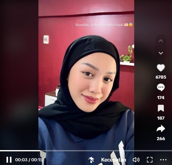 Unggahan perlihatkan Lolly berhijab [TikTok]