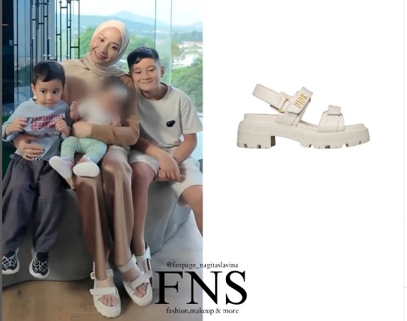 Nagita Slavina pakai sandal yang sama dengan Jisoo BLACKPINK. (Instagram)