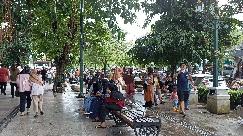 Kawasan Malioboro Yogyakarta jadi destinasi wisata gratis legendaris yang ramai dikunjungi backpacker dari seluruh Indonesia