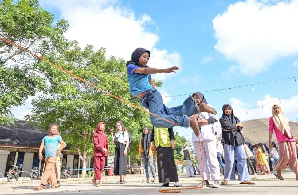 Perayaan Hari Anak Nasional diwarnai dengan permainan tradisional. (Dok. ITDC Mandalika)