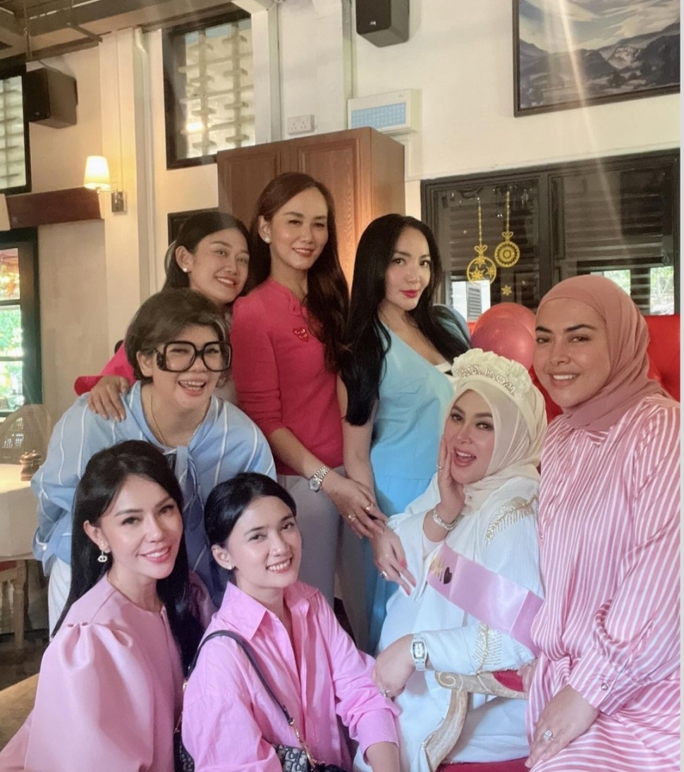 Foto Baby Shower Syahrini yang Dinilai Sederhana (Instagram)