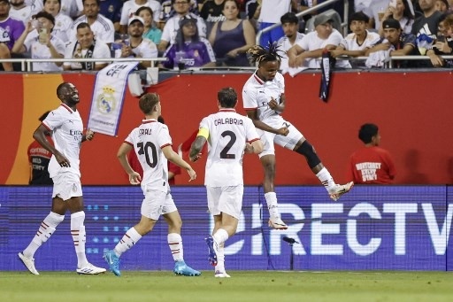 Dalam laga uji coba pramusim yang digelar di Soldier Field, Chicago, AC Milan berhasil mencuri kemenangan tipis 1-0 atas Real Madrid. (AFP)