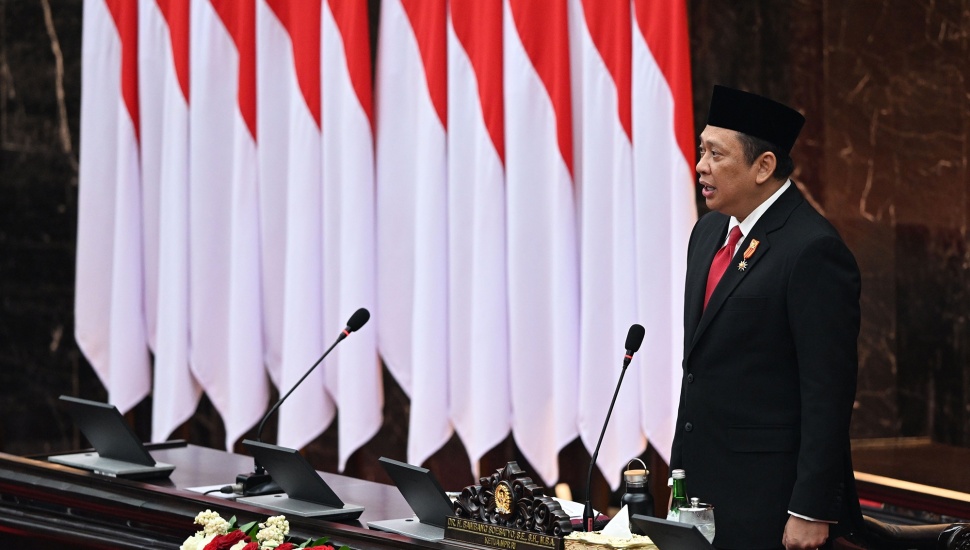 Ketua MPR Bambang Soesatyo memimpin Sidang Tahunan MPR dan Sidang Bersama DPR - DPD Tahun 2024 di Gedung Nusantara, kompleks Parlemen, Senayan, Jakarta, Jumat (16/8/2024). [ANTARA FOTO/Aditya Pradana Putra/sgd/tom]