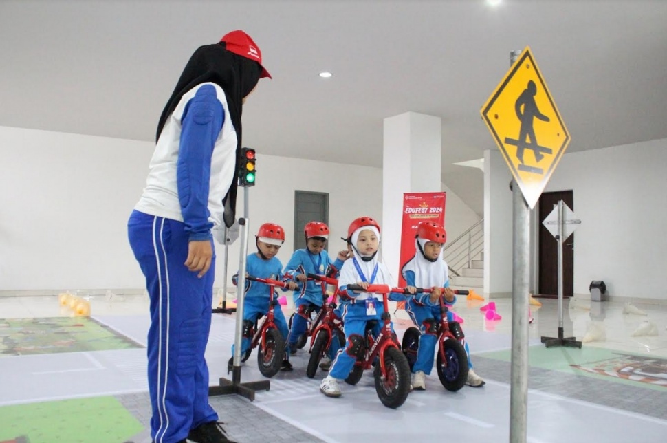 Cara Guru PAUD dan TK ajarkan keselamatan berkendara sejak dini kepada murid (Dok. AHM)