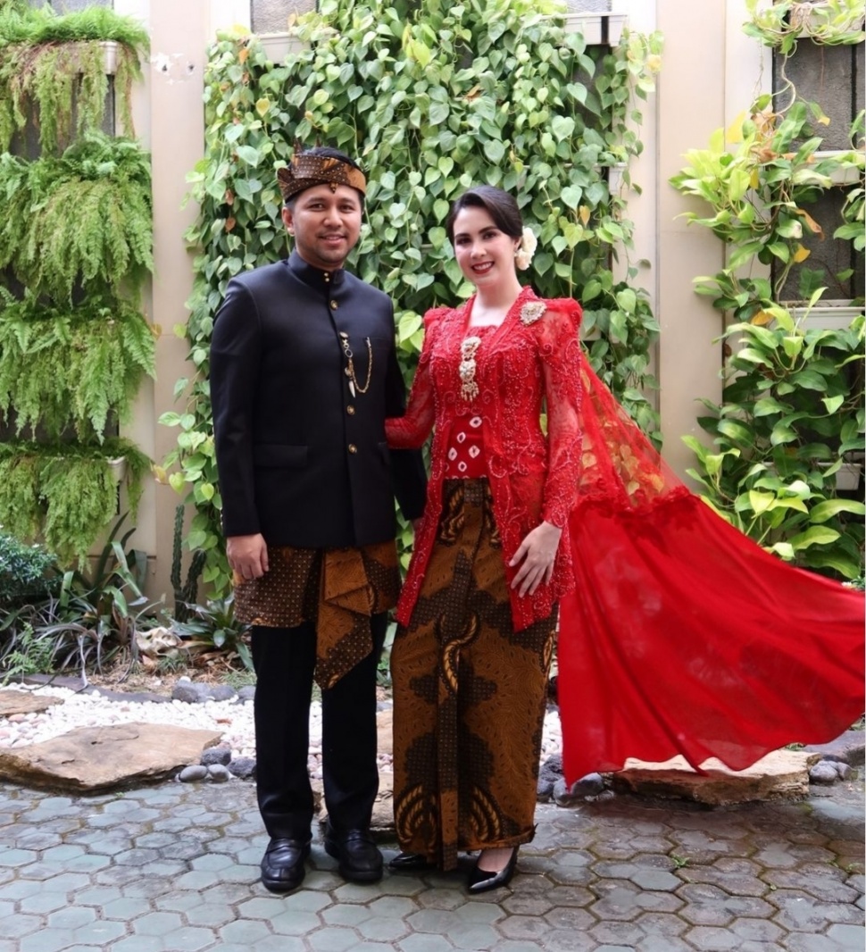 Potret Arumi Bachsin Kenakan Kebaya Merah Saat Upacara HUT Ke-79 RI (Instagram)