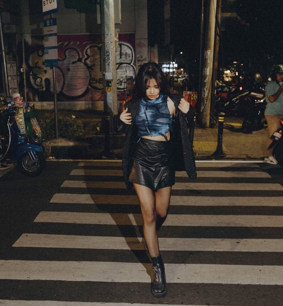 Gaya Street Style Fuji Dalam Pemotretan Terbaru (Instagram)