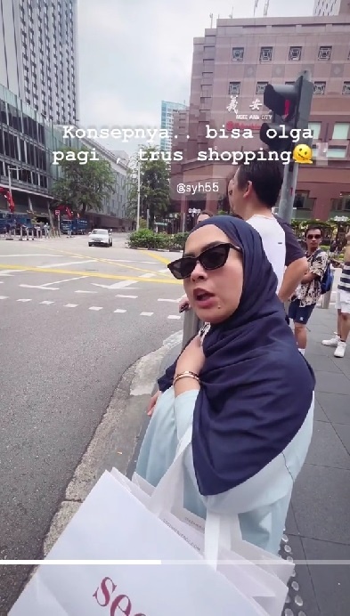 Aisyahrani temani Reino Barack olahraga dan belanja. (TikTok/@itsmeluckygirlsa)