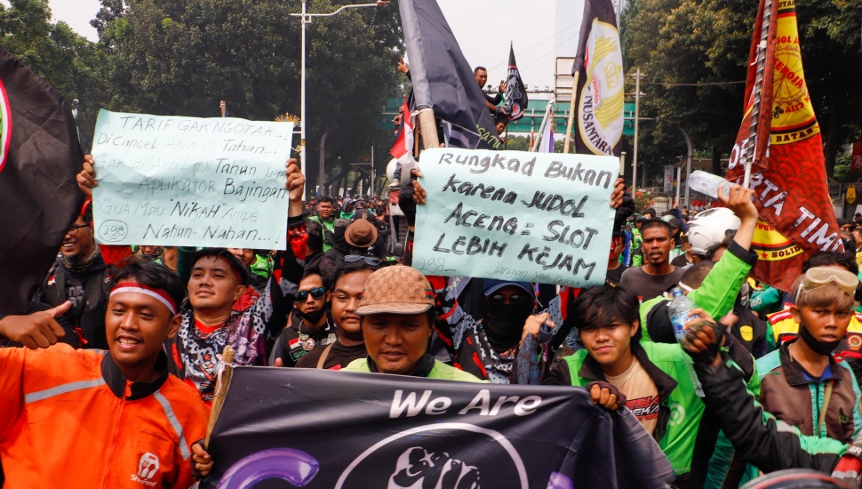 Aksi Akbar Ojol di Istana: Mengapa Masalah Tarif Tak Kunjung Rampung?