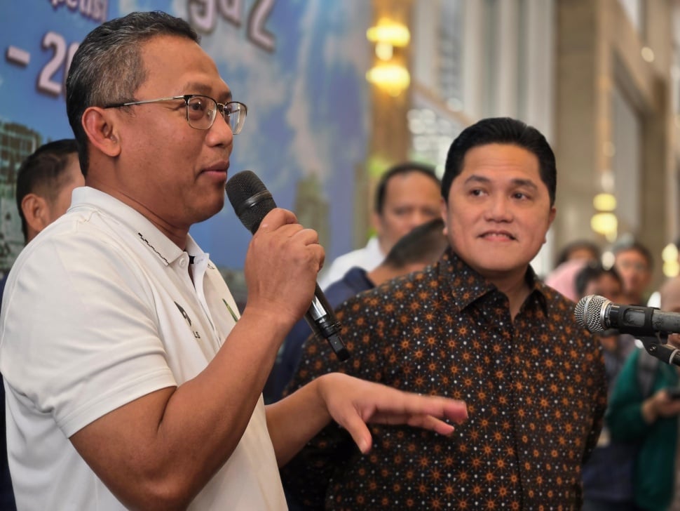 Menteri BUMN, Erick Thohir dan Dirut Pegadaian, Damar Latri Setiawan Press Conference Pegadaian Liga 2 Musim Kompetisi 2024-2025. (Dok: Pegadaian)