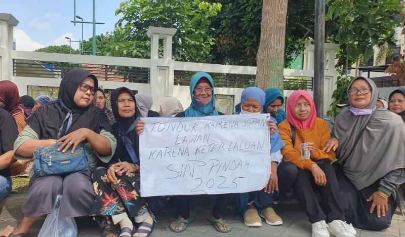 Aksi dan audiensi para pedagang Pasar Godean di DPRD Sleman, Rabu (25/9/2024). [Suarajogja.id/Hiskia Andika Weadcaksana]