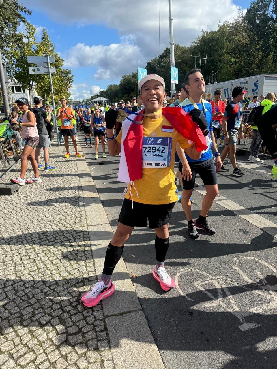 Anggota DPR RI Mukhamad Misbakhun menorehkan prestasi di bidang atletik karena berhasil finis di acara Berlin Marathon 2024 di Jerman pada Minggu (29/9). (ist)