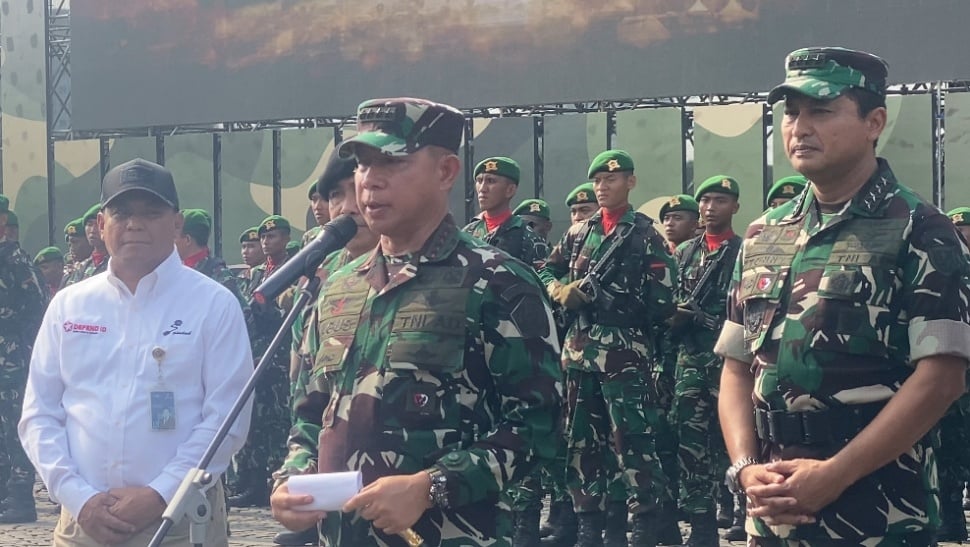 Panglima TNI, Jenderal Agus Subiyanto (tengah). (Suara.com/Faqih)