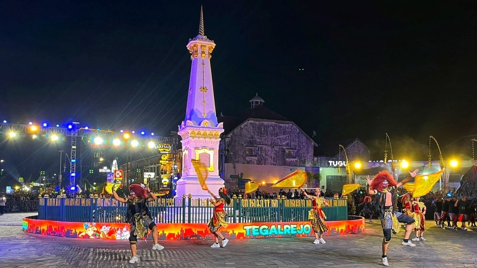 Penyelenggaraan WJNC di Tugu Yogyakarta, Senin (7/10/2024) malam yang menyisakan sampah. [Kontributor Suarajogja.id/Putu]