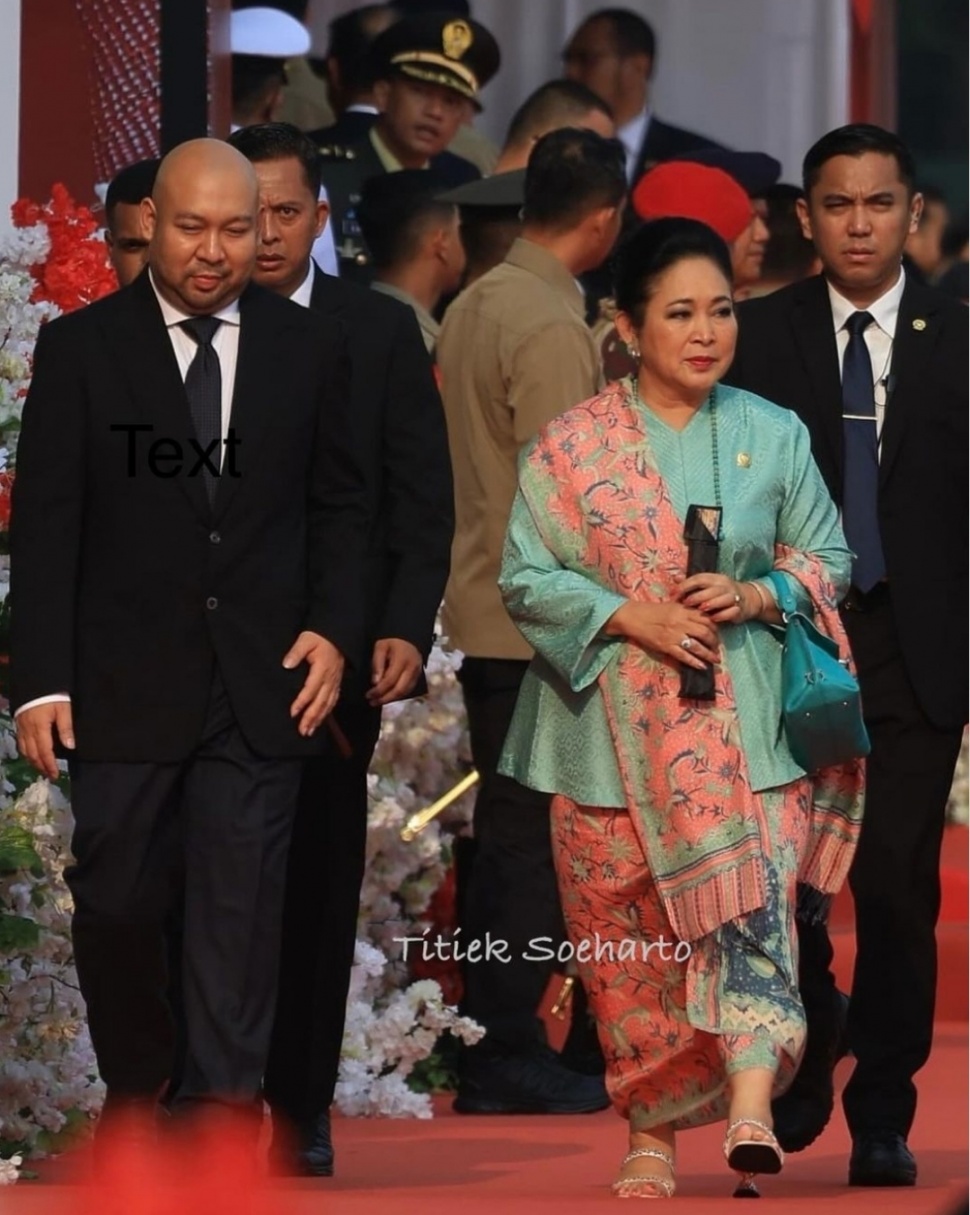 Kebaya Titiek Soeharto di HUT TNI ke-79 (Instagram)