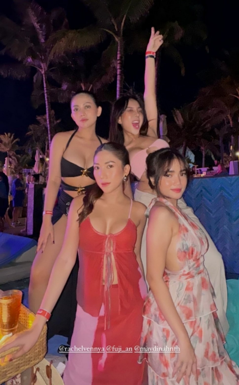 Potret Seksi Rachel Vennya dan Fuji di Bali (Instagram)