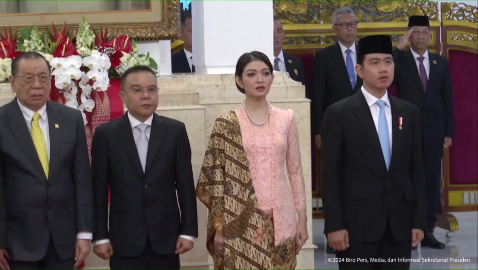 Selvi Ananda Kenakan Dua Kebaya Berbeda di Pelantikan Menteri dan Wakil Menteri Kabinet Merah Putih (YouTube)