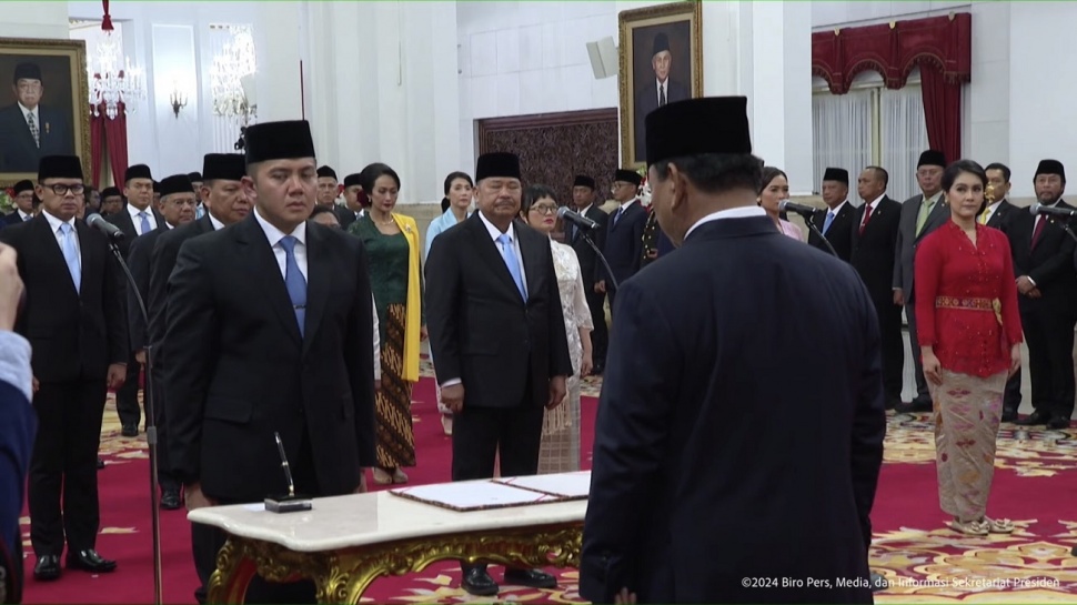 Teddy Indra Wijaya atau biasa disapa Mayor Teddy sebagai Sekretaris Kabinet (Seskab), Senin (21/10/2024) siang di Istana Negara. (Suara.com/Novian)