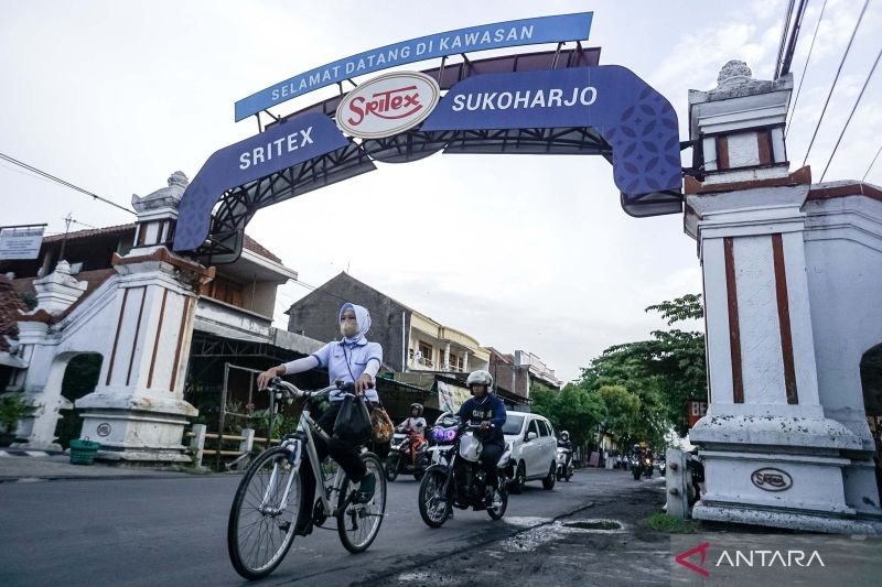 Pepesan Kosong UU Cipta Kerja: PHK Merajalela, Cari Kerja Kian Susah!