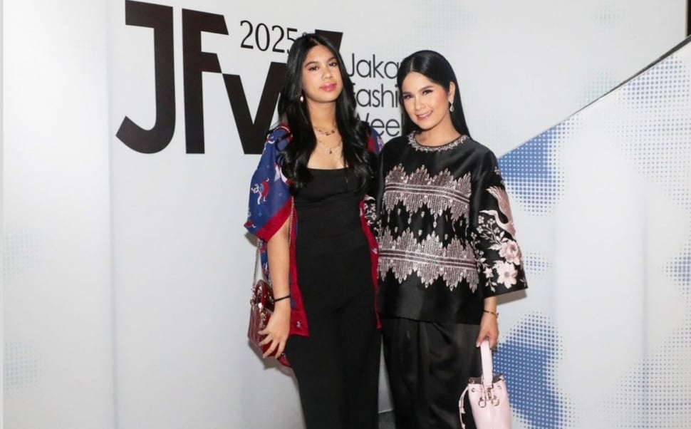 Pesona Annisa Pohan dan Almira Tunggadewi Bak Kakak Adik di JFW, Kompak Tenteng Tas Branded (Instagram)