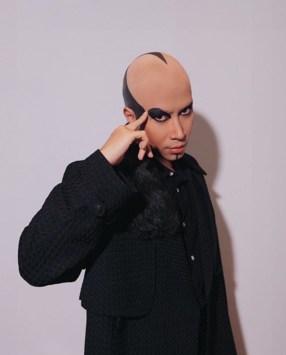 Vidi Aldiano Cosplay Jadi Deddy Corbuzier Saat Halloween (Instagram)